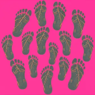 footprints, irregular arrangement